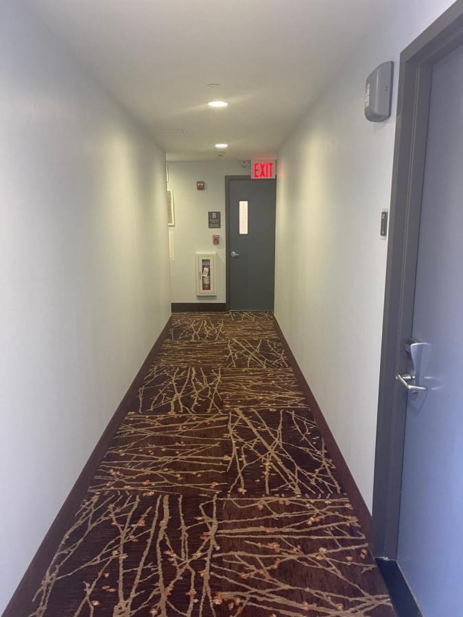 Days Inn By Wyndham Brooklyn Borough Park Νέα Υόρκη Εξωτερικό φωτογραφία