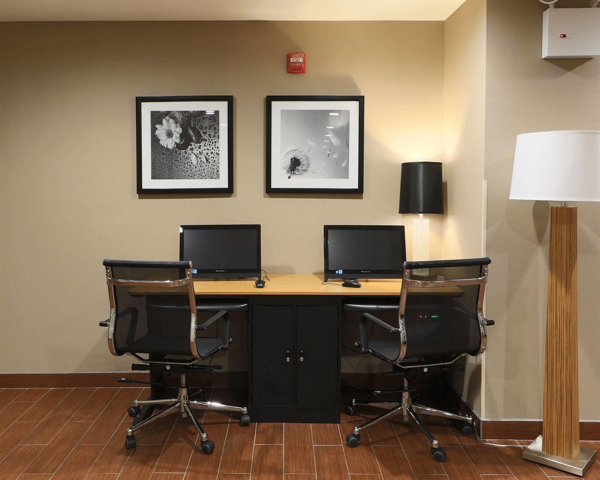 Days Inn By Wyndham Brooklyn Borough Park Νέα Υόρκη Εξωτερικό φωτογραφία