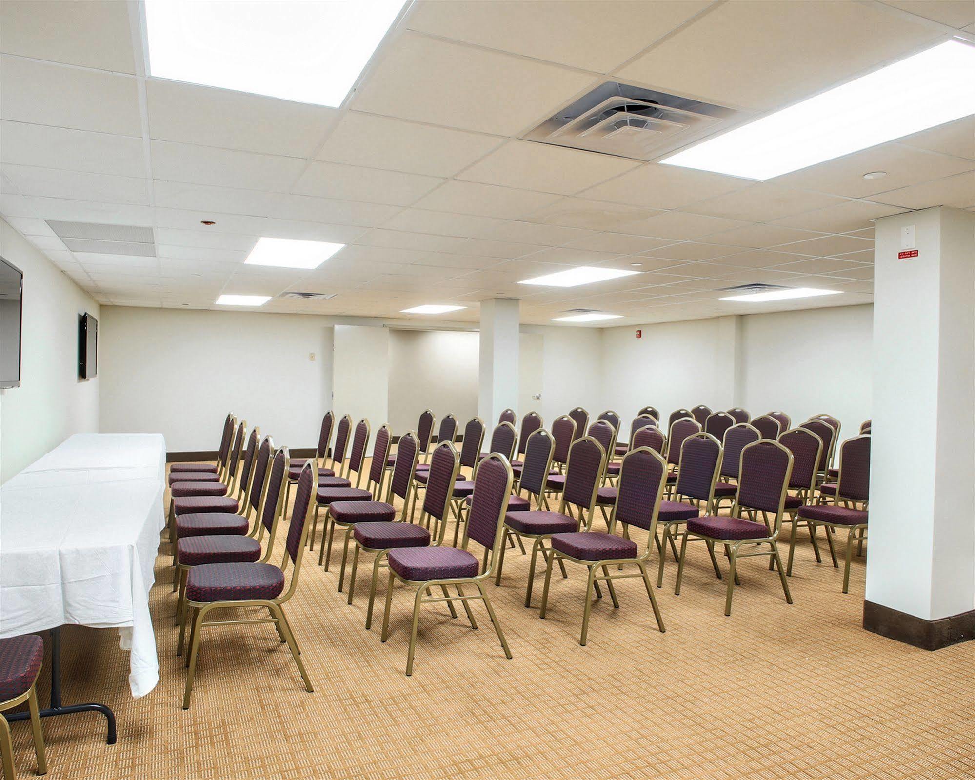Days Inn By Wyndham Brooklyn Borough Park Νέα Υόρκη Εξωτερικό φωτογραφία