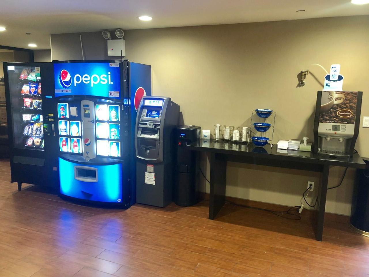 Days Inn By Wyndham Brooklyn Borough Park Νέα Υόρκη Εξωτερικό φωτογραφία