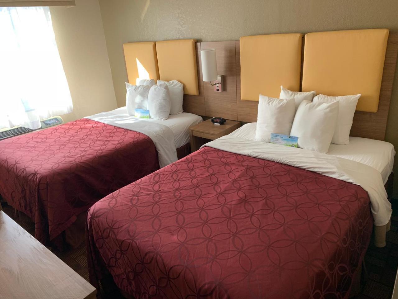 Days Inn By Wyndham Brooklyn Borough Park Νέα Υόρκη Εξωτερικό φωτογραφία