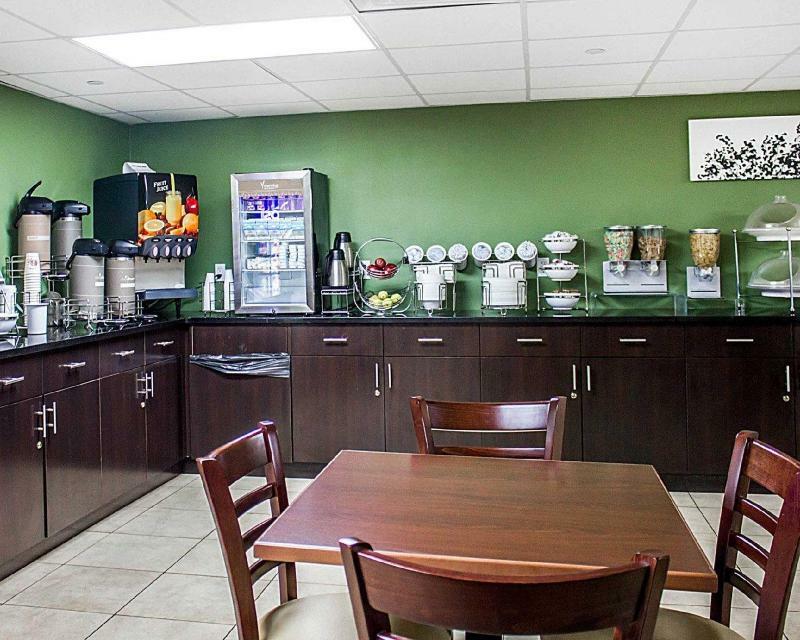 Days Inn By Wyndham Brooklyn Borough Park Νέα Υόρκη Εξωτερικό φωτογραφία